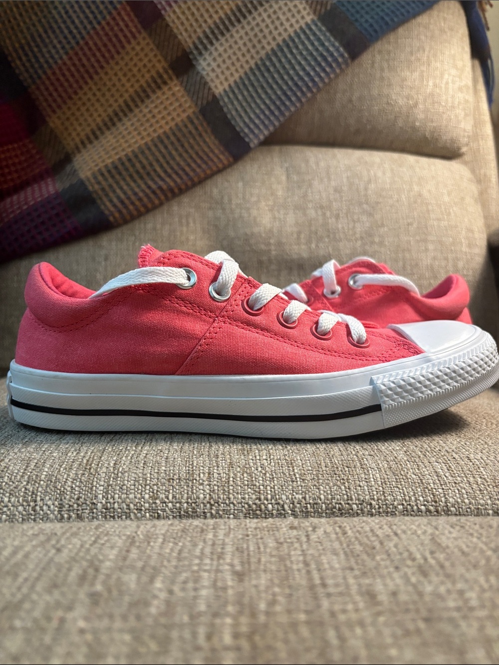 Converse Wmns Chuck Taylor All Star Madison Low “Strawberry Jam”- 7 - Picture 4 of 8